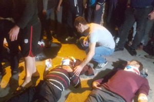 2 TIR ile servis minib&uuml;s&uuml; &ccedil;arpıştı: 30 yaralı