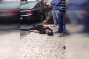 Bonzai krizine giren gencin i&ccedil;ler acısı hali kamerada