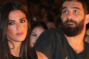 Aslıhan Doğan'dan dikkat &ccedil;eken paylaşım: 3 de yetmez 5 tane