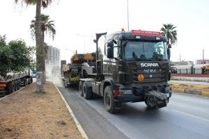 Sınıra askeri personel ve ara&ccedil; sevkiyatı s&uuml;r&uuml;yor