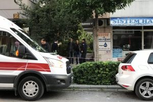 Yalova'da apartmanın 4. katından d&uuml;şen kadın &ouml;ld&uuml;