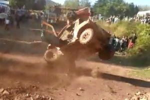 Artvin Off-Road'da y&uuml;rekleri ağza getiren kaza