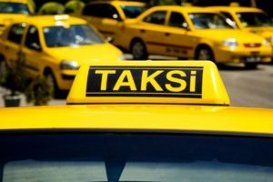 Taksicilerden kadın taksiciye dayak!