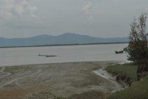 Arakanlı M&uuml;sl&uuml;manları taşıyan tekne alabora oldu