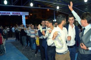 40 metrelik d&uuml;ğ&uuml;n takısı şaşırttı