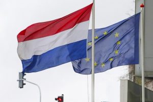 Hollanda'da tam 208 g&uuml;n sonra h&uuml;k&uuml;met kuruldu
