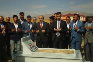 Ter&ouml;ristlerin şehit ettiği Aydın Muştu kabri başında anıldı