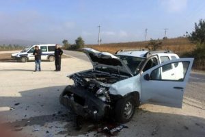 Otomobil ile cip &ccedil;arpıştı: 1 &ouml;l&uuml;, 2 yaralı