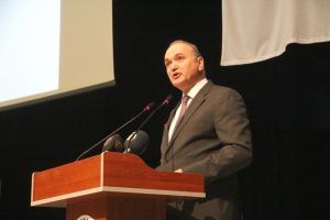 "&Uuml;niversiteler sanayinin de lokomotifi olmalı"