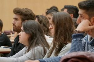 A&ccedil;ık&ouml;ğretim'de &uuml;cretsiz y&uuml;zy&uuml;ze dersler başlıyor