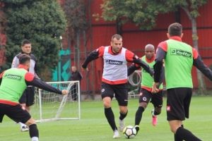 Gen&ccedil;ler, Beşiktaş hazırlığında