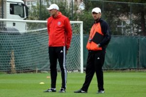 Karab&uuml;kspor'da Popovic ilk idmanına &ccedil;ıktı