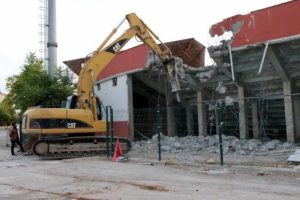 Elazığ Atat&uuml;rk Stadyumu'nda yıkım başladı