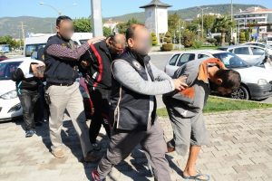 Ter&ouml;ristleri &uuml;lkeye sokan 4 kişi tutuklandı