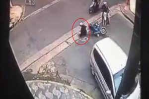 Motosikletli hırsız kaza yapınca yakalandı