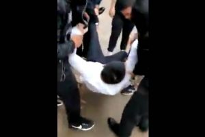 Damat geleneksel şaka sırasında &ouml;ld&uuml;