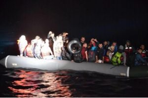 Yurt dışına ka&ccedil;maya &ccedil;alışan 61 g&ouml;&ccedil;men yakalandı