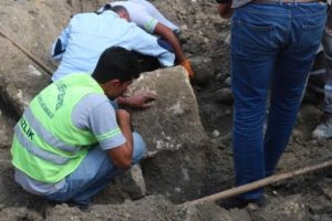 Yol &ccedil;alışmasında tarihi eser bulundu