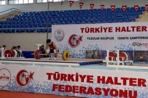 Bursalı halterin yıldızlarından bronz madalya