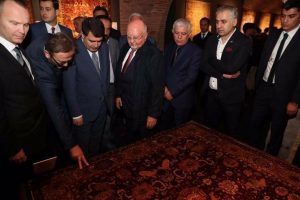 Bursa'nın ipek halıları İstanbul'da sergilendi