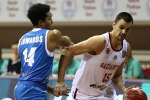 Gaziantep Basketbol galibiyetle başladı
