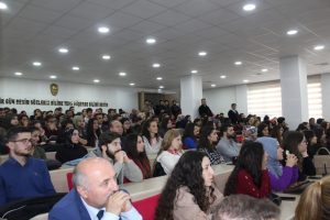 İlk dersi Vali Yavuz verdi