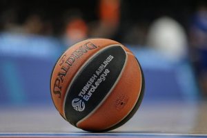 Anadolu Efes THY Avrupa Ligi'nde perdeyi a&ccedil;ıyor