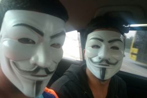 Bursa'da "V For Vandetta" maskesiyle gasp girişimine 3 tutuklama!