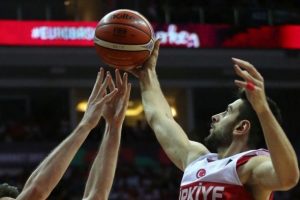 Furkan Korkmazlı Sixers İngiltere'de ma&ccedil;a &ccedil;ıkacak