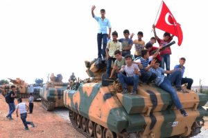 Mehmet&ccedil;iğe sevgi seli: Birbirleriyle yarıştılar