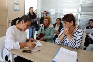 Bursa Nil&uuml;fer Belediyesi İş Ofisi 50 kişiyi daha işverenle buluşturdu