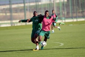 Bursaspor'da Badu sakatlanarak antrenmanı yarıda bıraktı