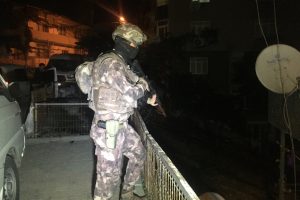 İstanbul'da 11 adrese uyuşturucu baskını