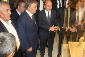 Abdullah G&uuml;l konvoyla oraya gitti