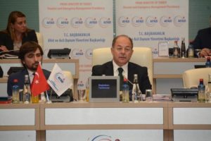 Akdağ: Kentsel d&ouml;n&uuml;ş&uuml;m&uuml; deprem riskini azaltma meselesi olarak g&ouml;r&uuml;yoruz