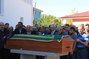 Fransa'daki yangında ölen Nihal Ertunç, Erzincan'da defnedildi