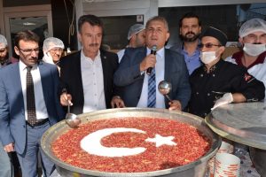 Bursa Yenişehir'de aşure ikramı