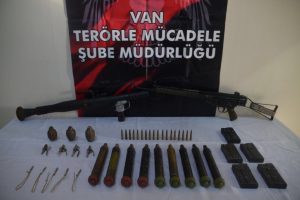 Van'da &ccedil;ok sayıda silah ve m&uuml;himmat ele ge&ccedil;irildi