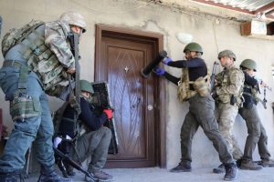 Jandarmadan nefes kesen narko-ter&ouml;r operasyonu