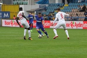 Karab&uuml;k'te g&uuml;len taraf Karab&uuml;kspor oldu