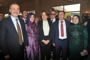 Meral Akşener, Bursa'da nikah şahidi oldu