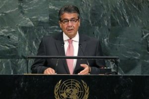 Sigmar Gabriel'den Trump'a 'savaş' uyarısı!