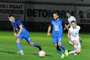 Karacabey Birlikspor sahasında fena dağıldı!