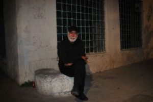 &Uuml;nl&uuml; oyuncu gece yarısı t&uuml;rbede yakalandı!