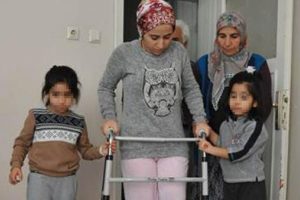 Y&uuml;rek yakan s&ouml;zler: 'Anne sen &ccedil;ok yemek ye bacağın hemen b&uuml;y&uuml;s&uuml;n'