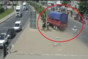 Manisa'daki trafik kazaları MOBESE'ye yansıdı