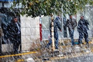 Ardahan'da lapa lapa kar yağıyor