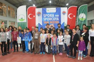 Satran&ccedil; ustaları Bursa Osmangazi'de buluştu