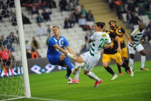 Bursaspor, Osmanlıspor'u 3 golle ge&ccedil;ti
