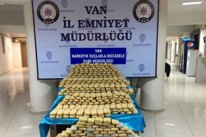 Tam 216 kilo eroin ele ge&ccedil;irildi!